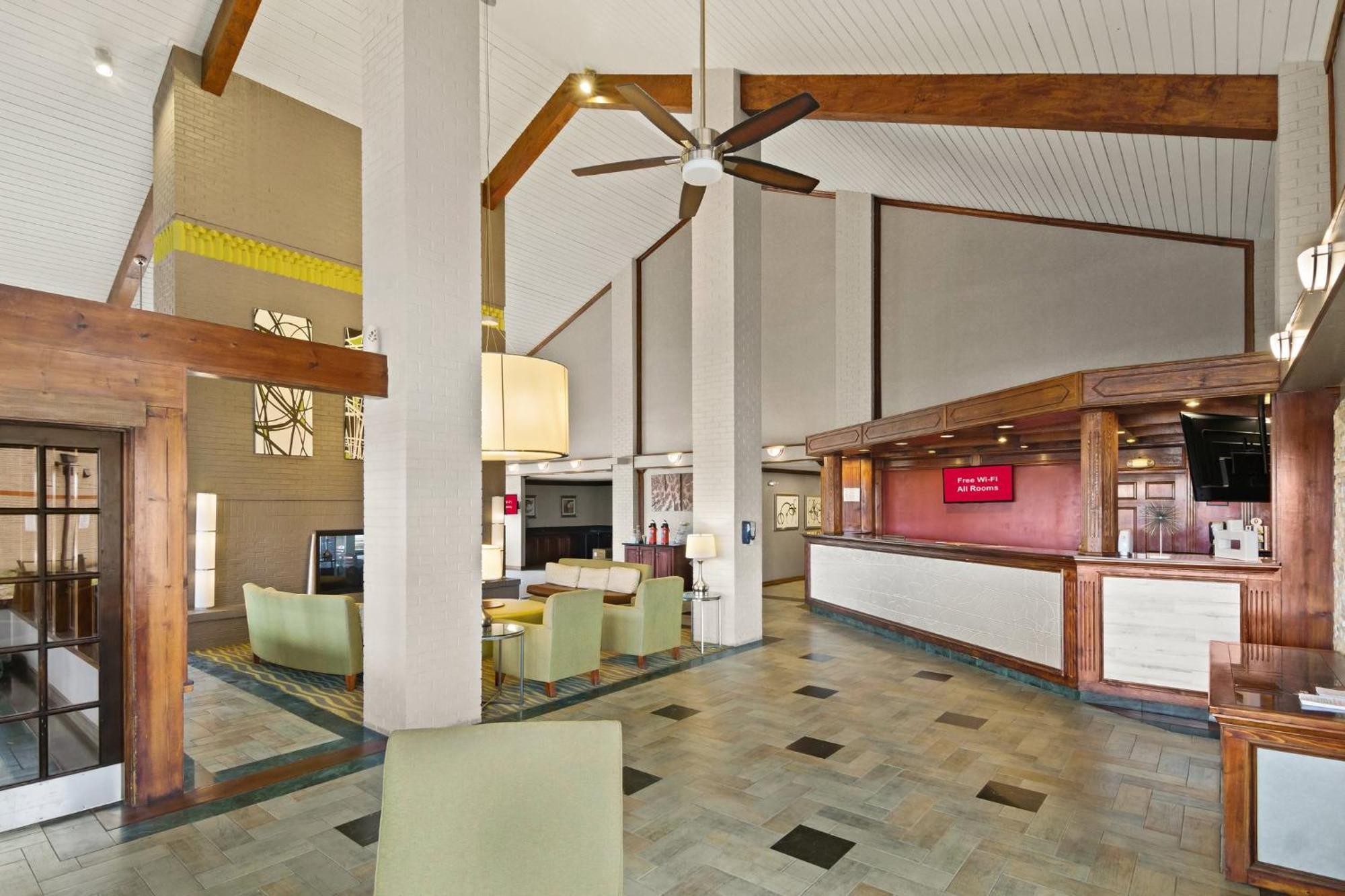 Red Roof Inn & Suites Irving - Dfw Airport South Dış mekan fotoğraf