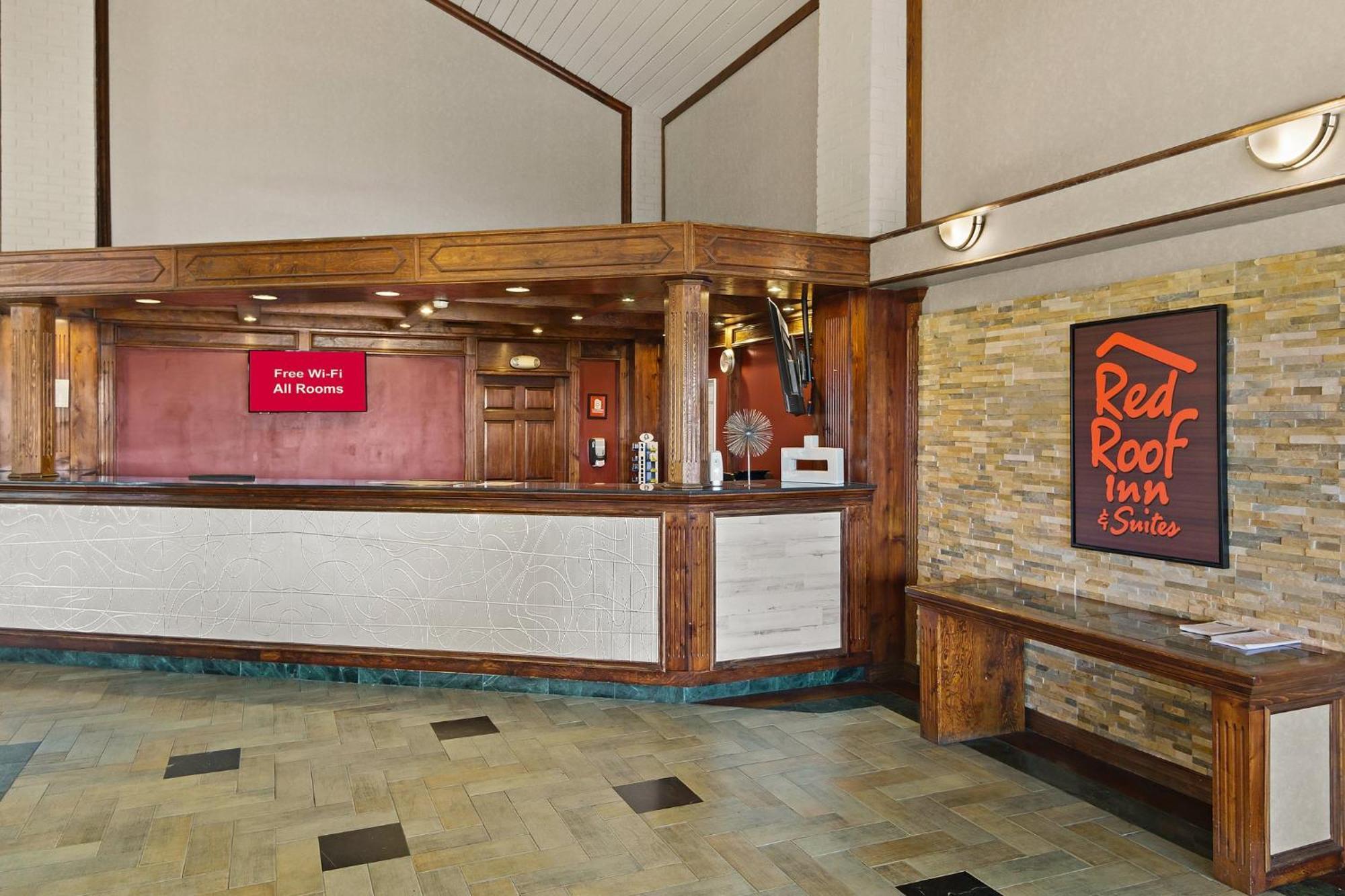 Red Roof Inn & Suites Irving - Dfw Airport South Dış mekan fotoğraf