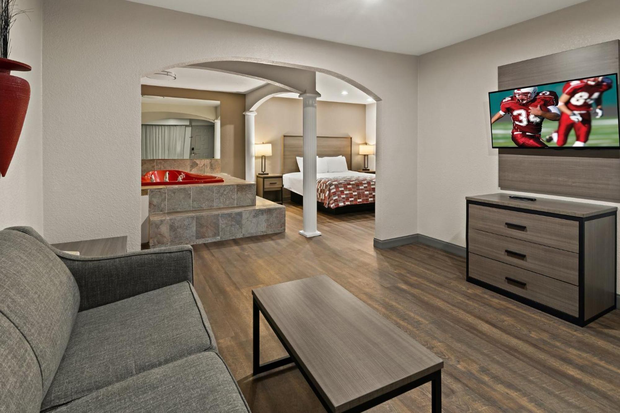 Red Roof Inn & Suites Irving - Dfw Airport South Dış mekan fotoğraf
