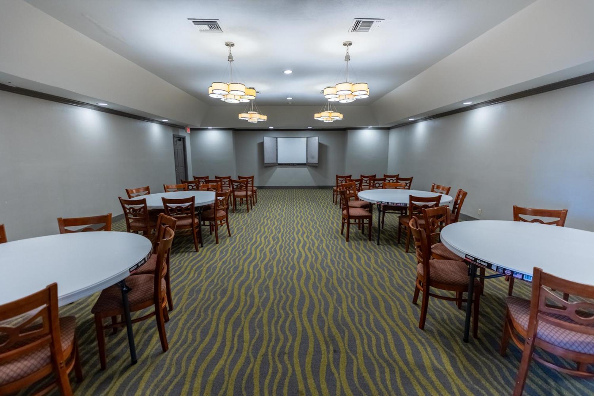 Red Roof Inn & Suites Irving - Dfw Airport South Dış mekan fotoğraf
